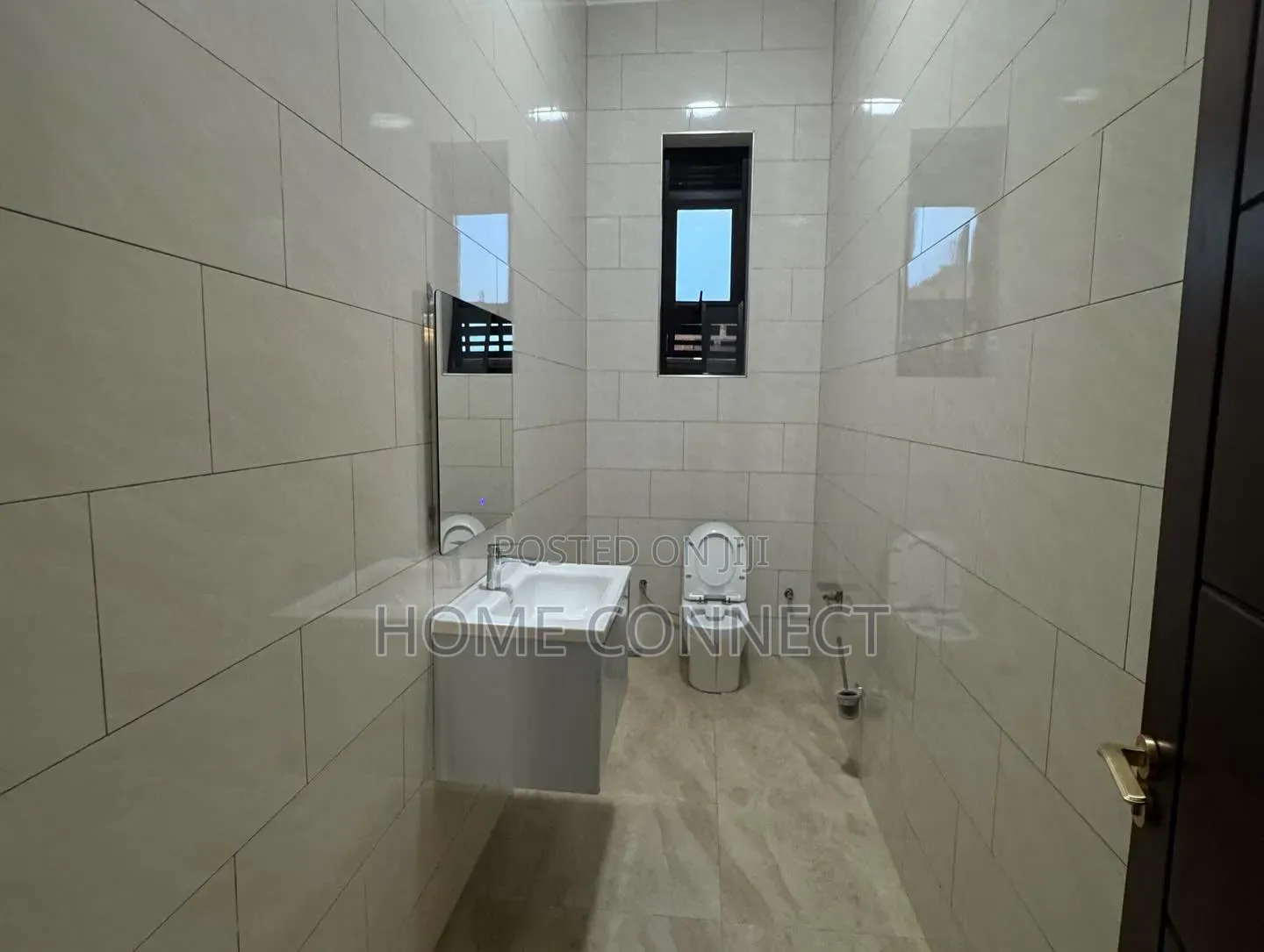 4bdrm Bungalow in Akright Estate, Central Division for sale