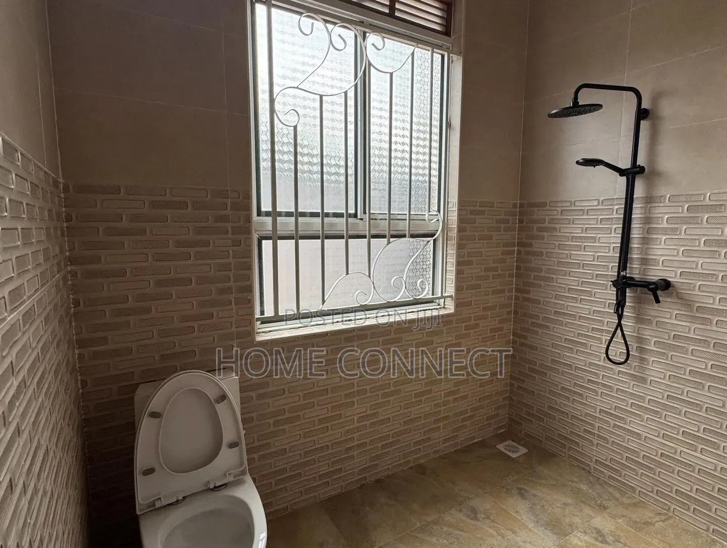 4bdrm Bungalow in Garuga Estate, Central Division for sale