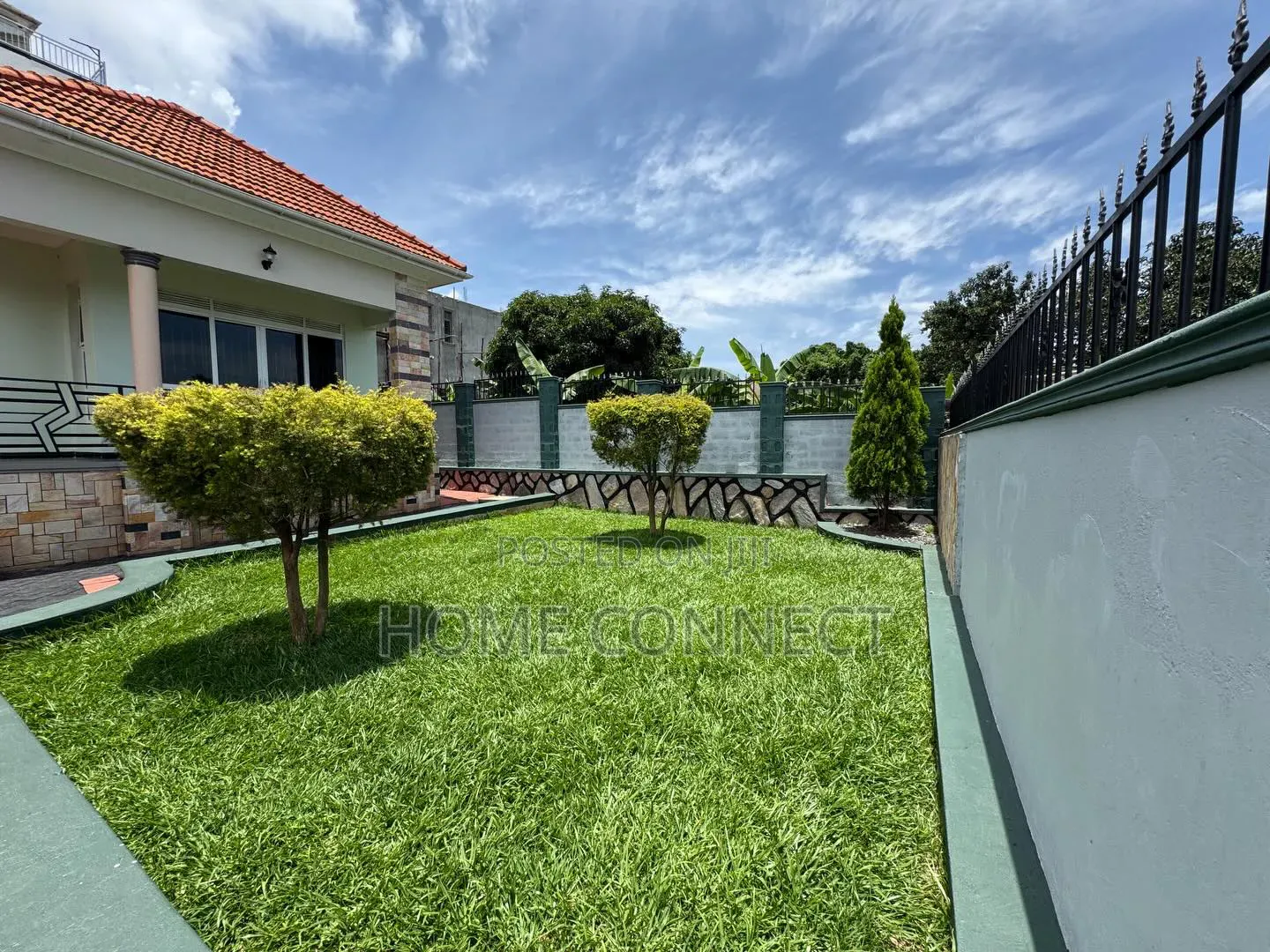 4bdrm Bungalow in Garuga Estate, Central Division for sale