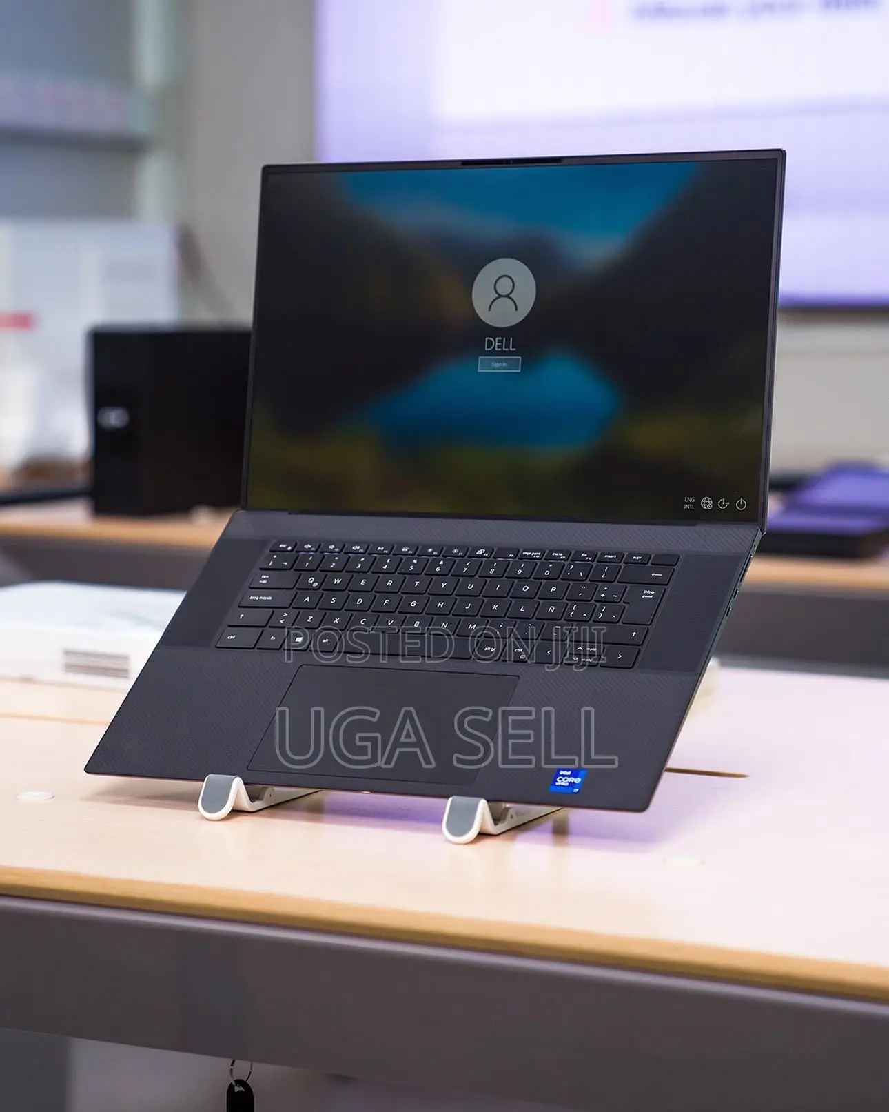 New Laptop Dell Precision 5680 16GB Intel Core i9 SSD 512GB
