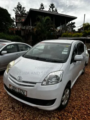 Toyota Passo Sette 1.5 FWD 2010 White