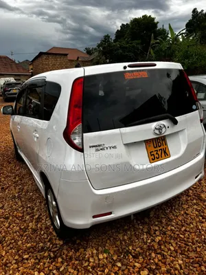 Toyota Passo Sette 1.5 FWD 2010 White