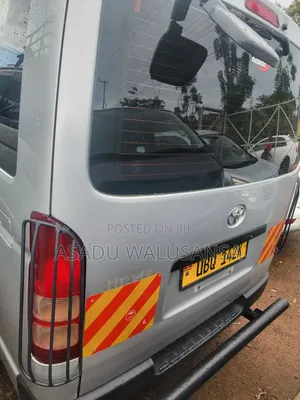 Toyota HiAce 2010 Silver