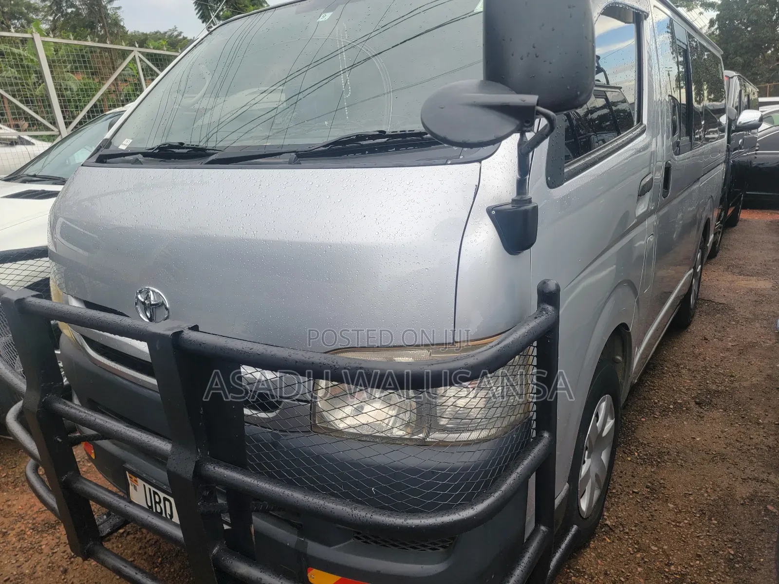 Toyota HiAce 2010 Silver
