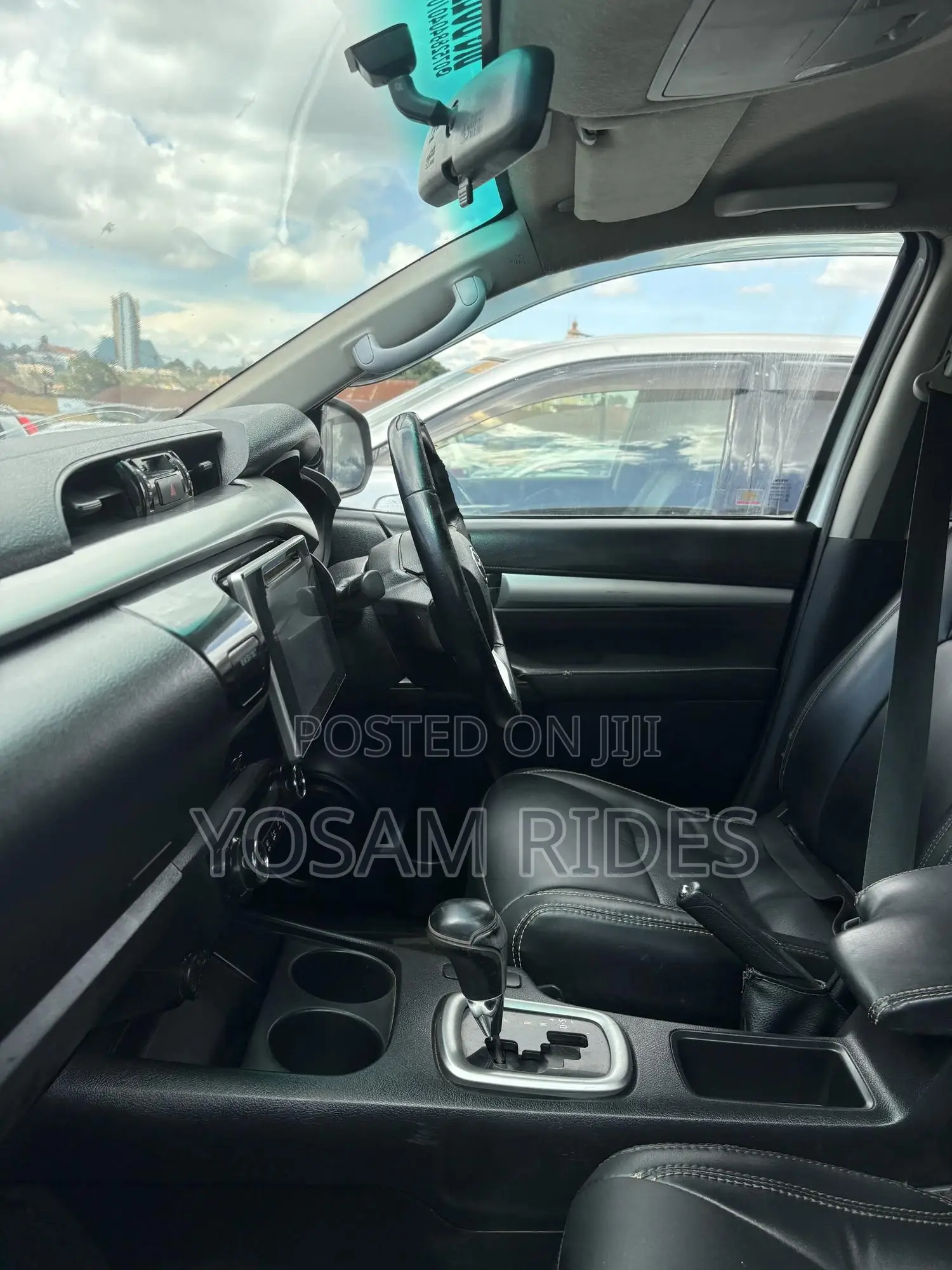 Toyota Hilux Revo Double Cab Deisel 2.8 AWD 2017 White