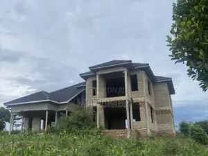 5bdrm House in Jimko Estate, Busukuma for sale