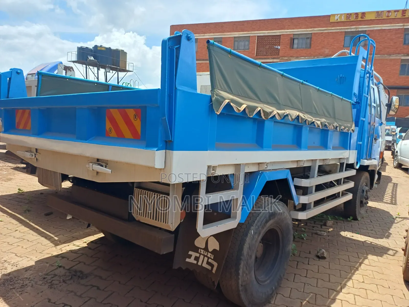 Isuzu Forward Tipper