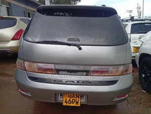 Toyota Gaia 2003 Silver