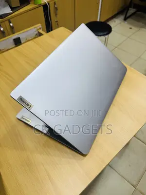 New Laptop Lenovo Ideapad 3 4GB Intel Core i5 SSD 256GB