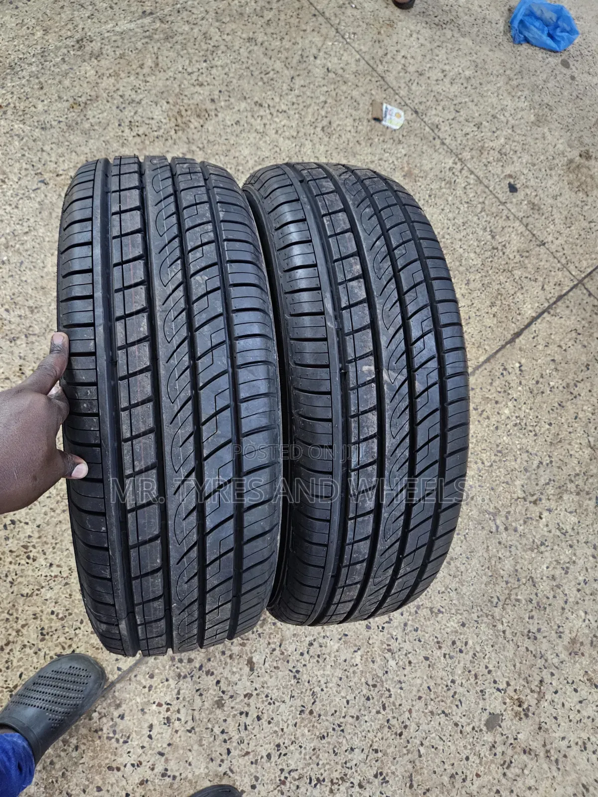 225 65 R17 Austone Athena Quality Grades Sp . 303