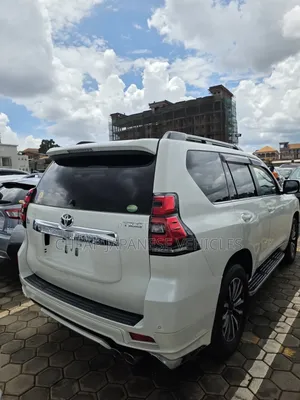 Toyota Land Cruiser Prado 2.8 2019 Pearl
