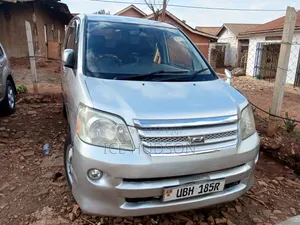 Toyota Noah 2007 Silver