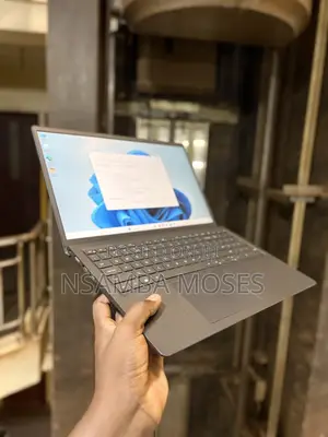 Laptop Dell Vostro 15 3558 8GB Intel Core i5 SSD 512GB