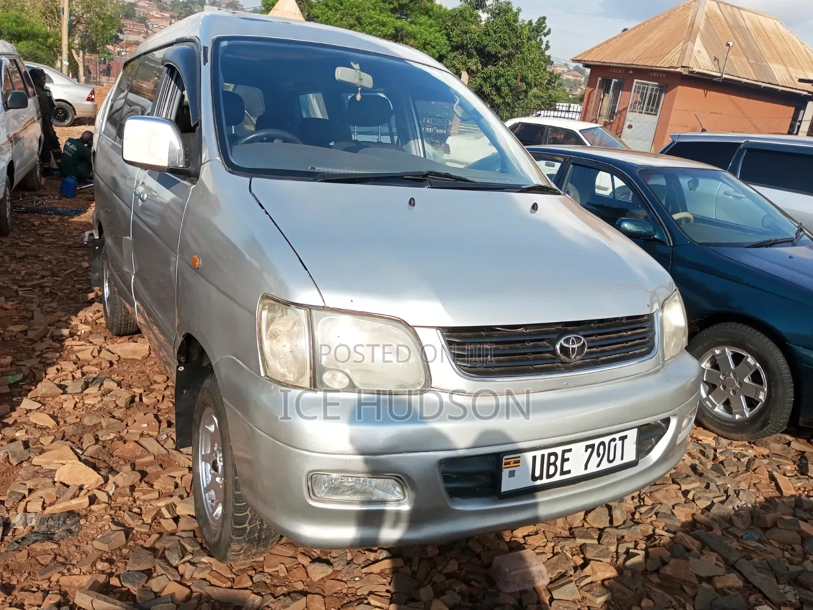 Toyota Noah 2003 Silver