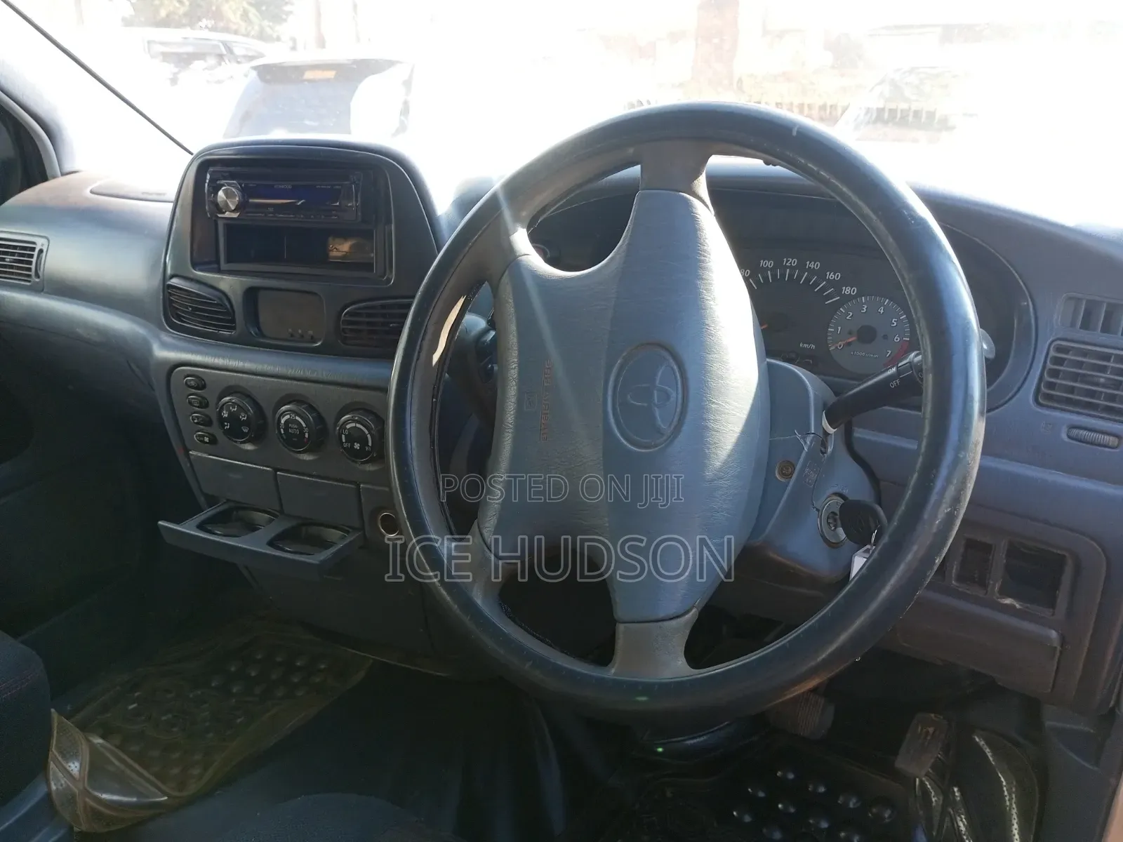 Toyota Noah 2003 Silver