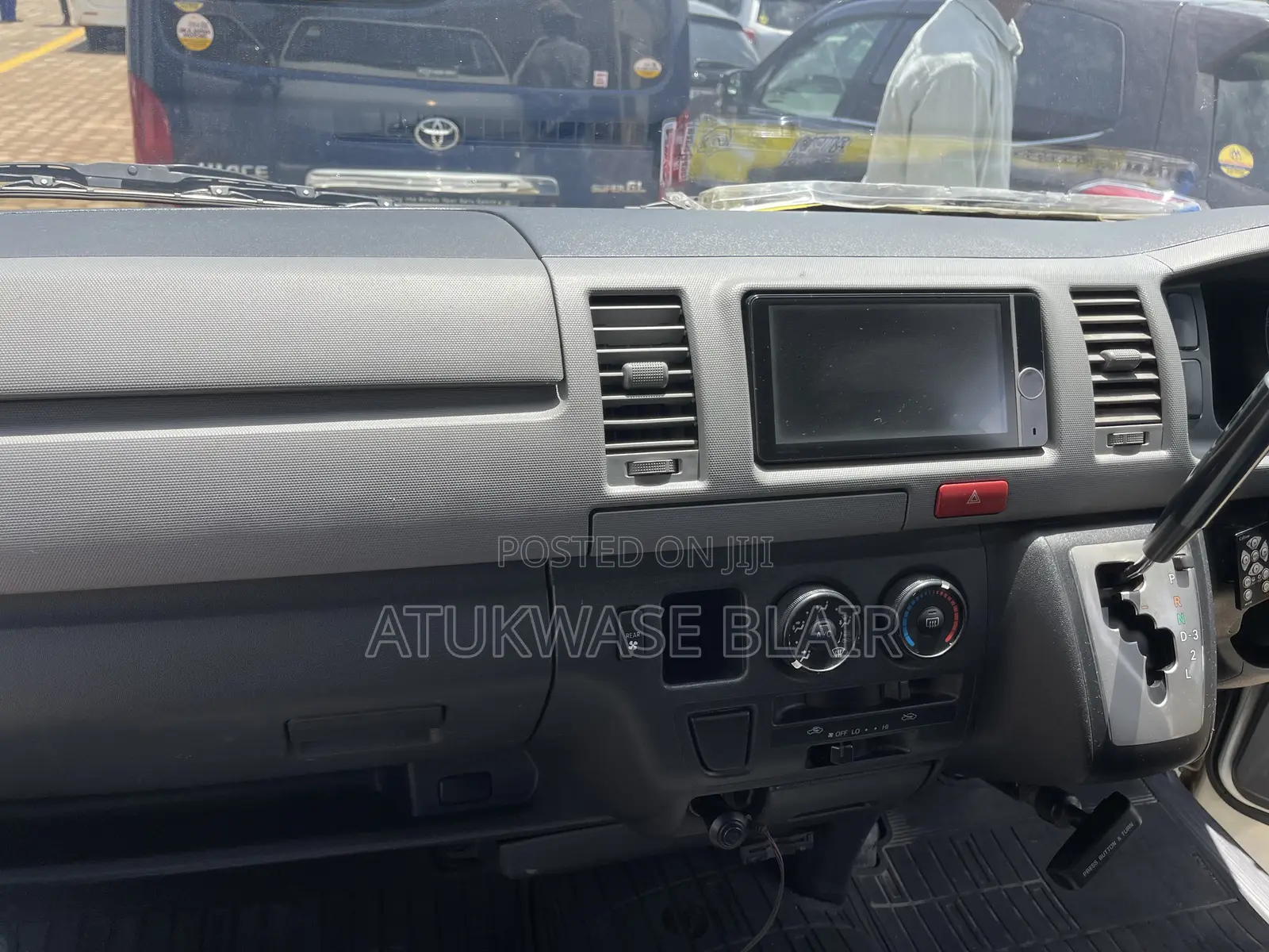 Toyota HiAce 2012 White