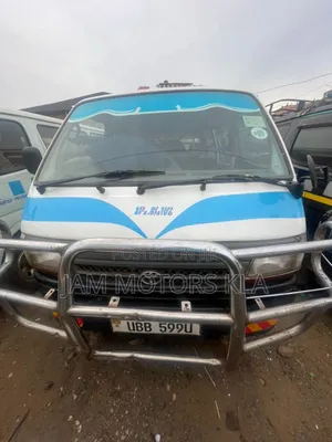 Toyota HiAce 2003 White