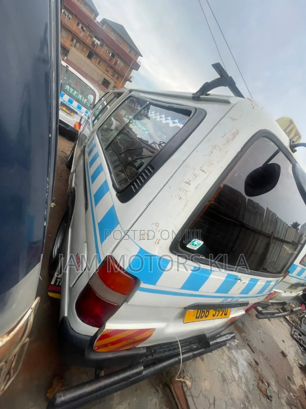 Toyota HiAce 2003 White