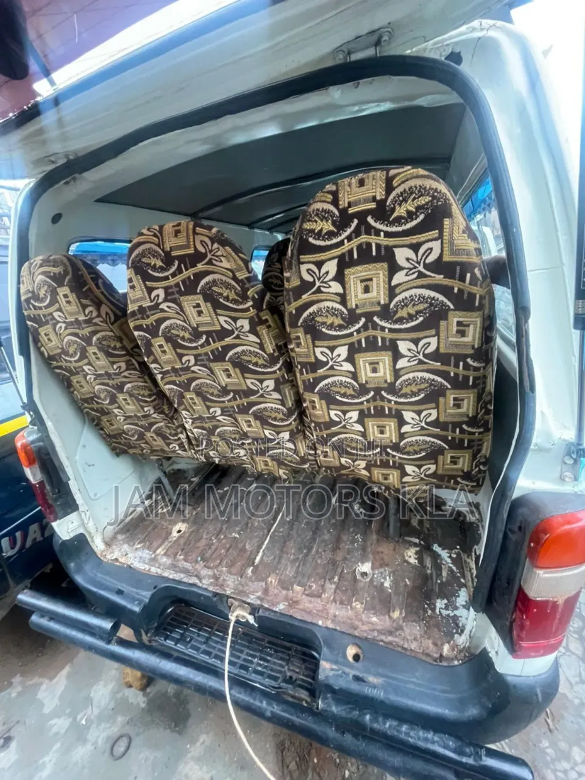 Toyota HiAce 2003 White