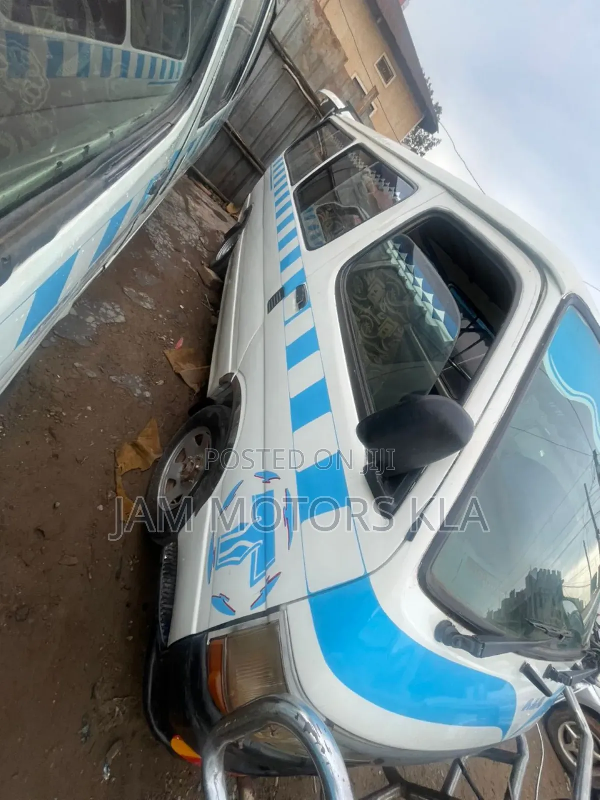 Toyota HiAce 2003 White