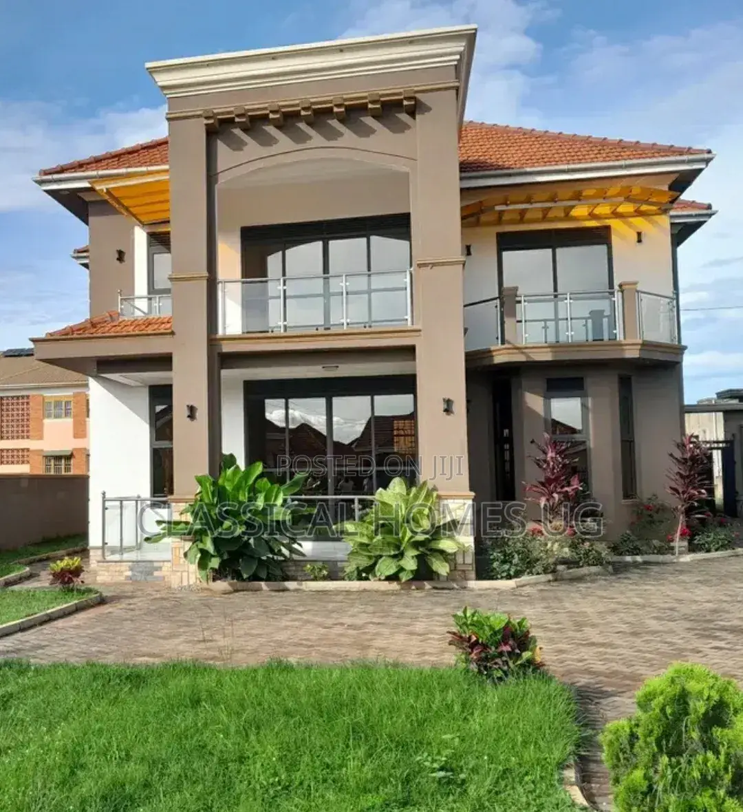 5bdrm Duplex in Kigo, Central Division for rent
