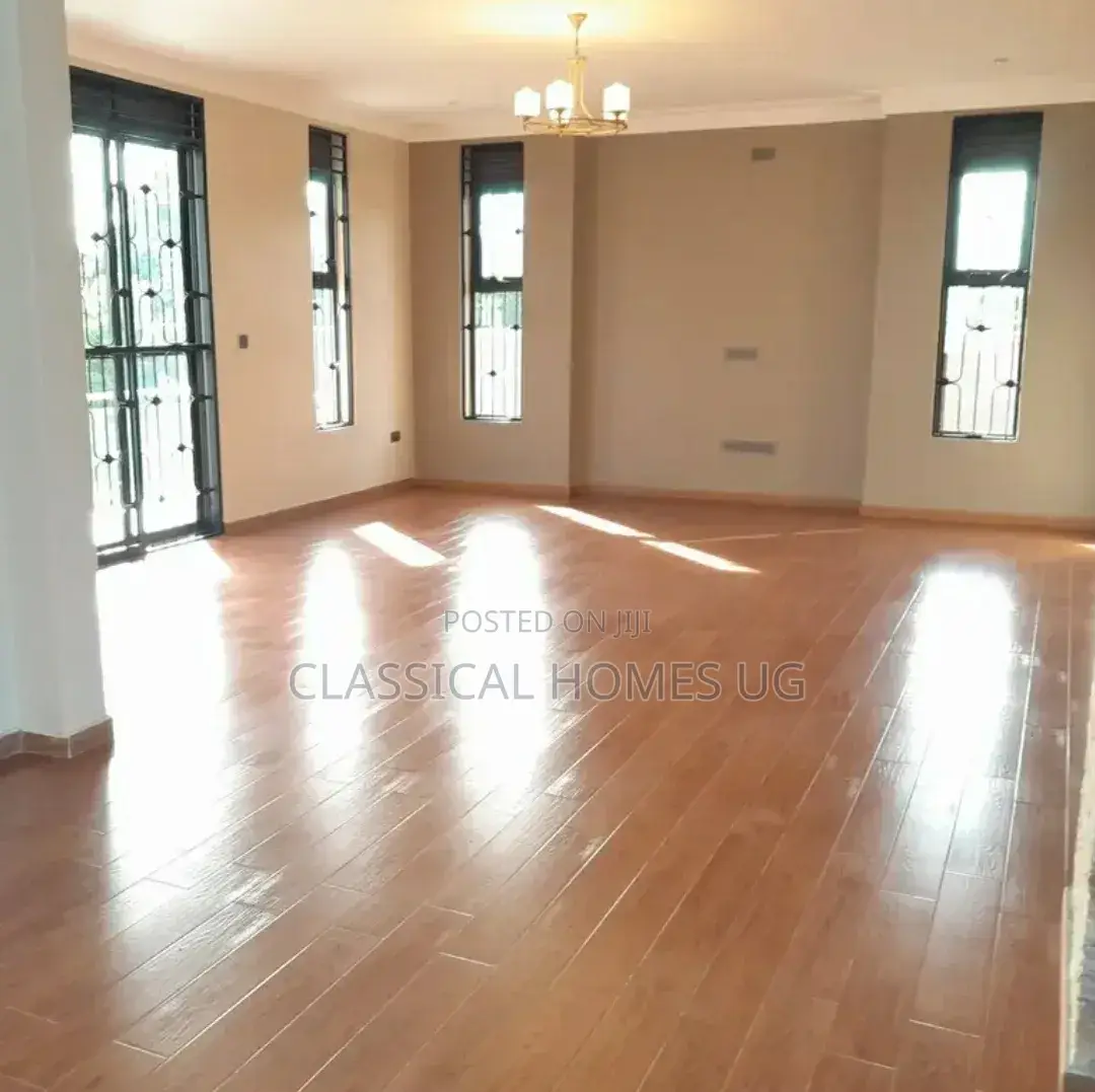 5bdrm Duplex in Kigo, Central Division for rent