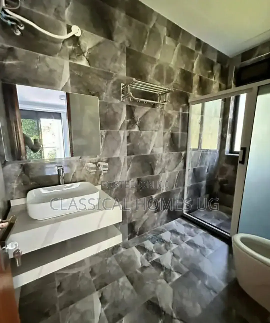 3bdrm Apartment in Lubowa Entebbe Road, Central Division for rent