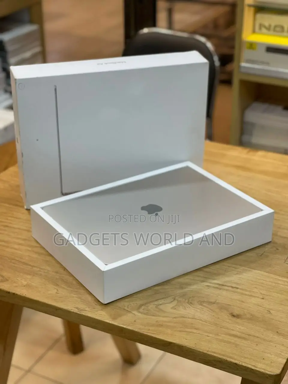 New Laptop Apple MacBook Air 2024 M3 15-inch 8GB Apple M3 SSD 512GB