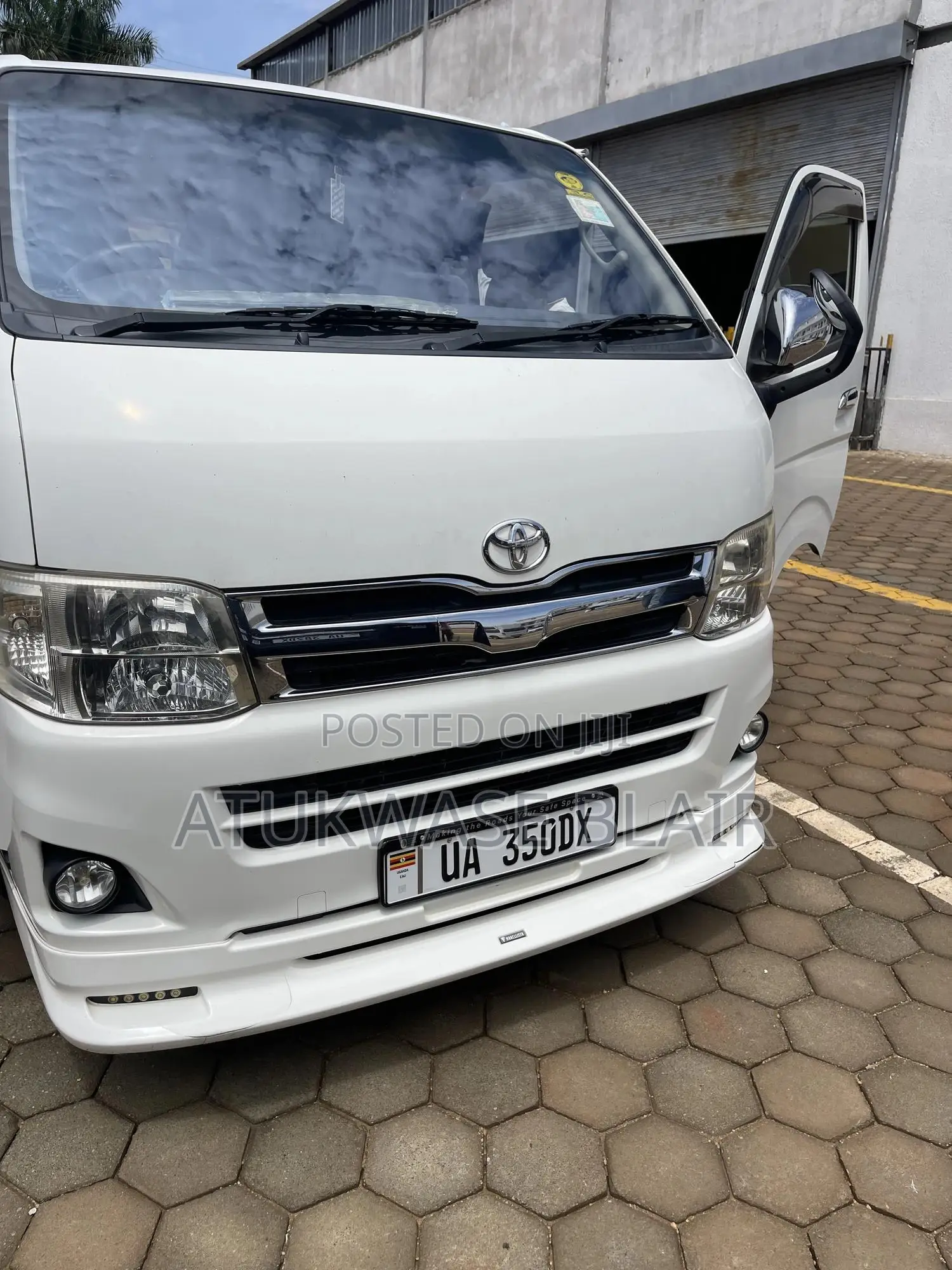 Toyota HiAce 2012 White