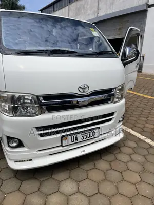 Toyota HiAce 2012 White