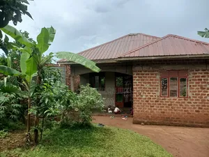 4bdrm Townhouse/Terrace in Wakiso / Wakiso for sale