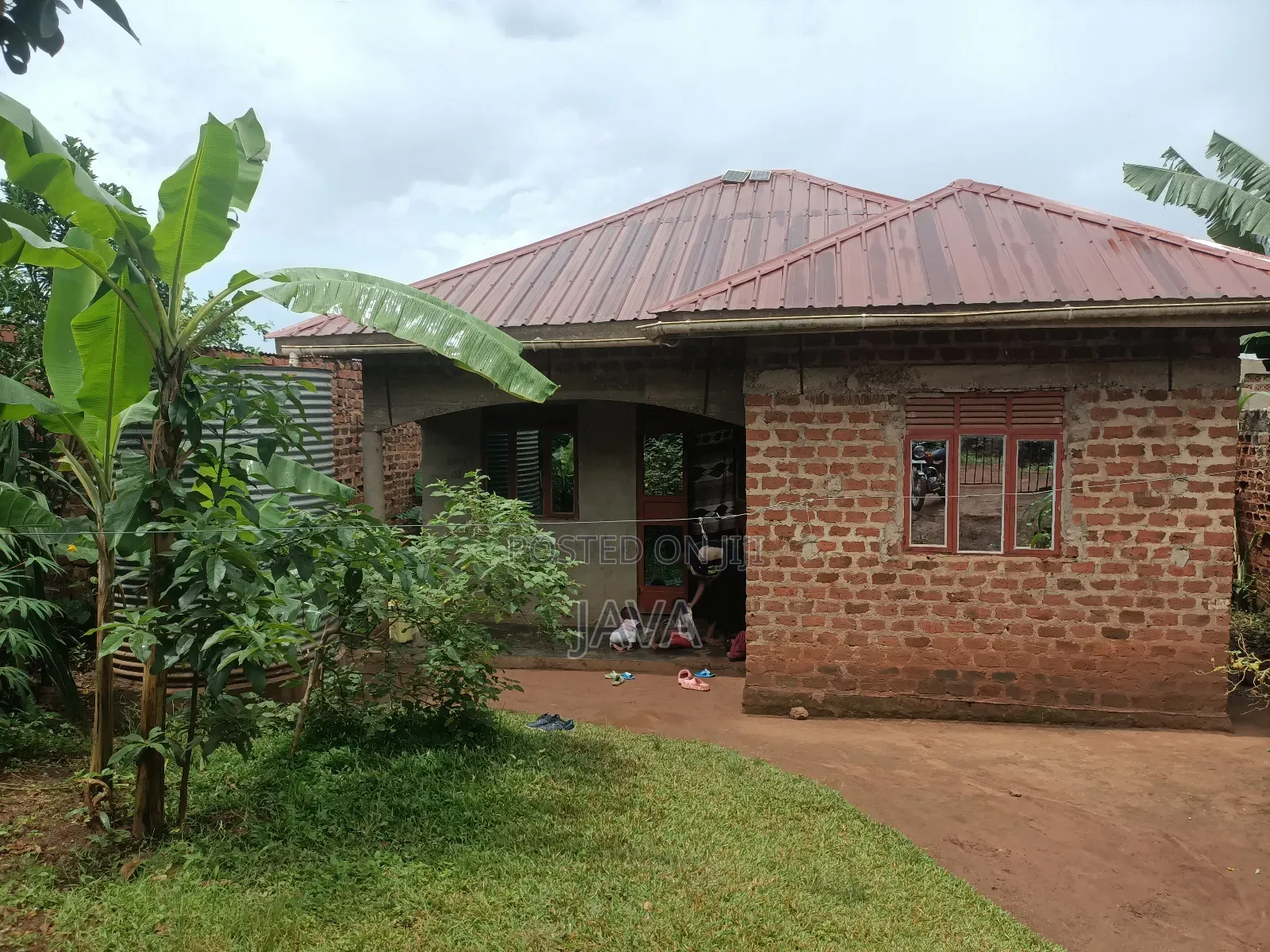 4bdrm Townhouse/Terrace in Wakiso / Wakiso for sale