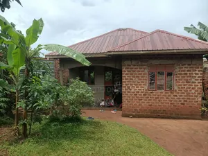 4bdrm Townhouse/Terrace in Wakiso / Wakiso for sale