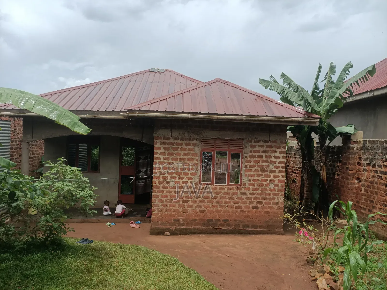 4bdrm Townhouse/Terrace in Wakiso / Wakiso for sale