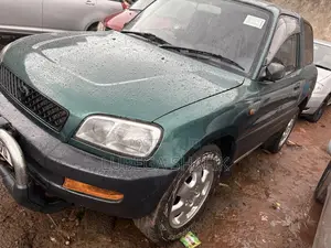 Toyota RAV4 2001 Green