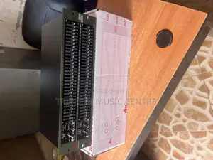 DBX 2231 Equilizer
