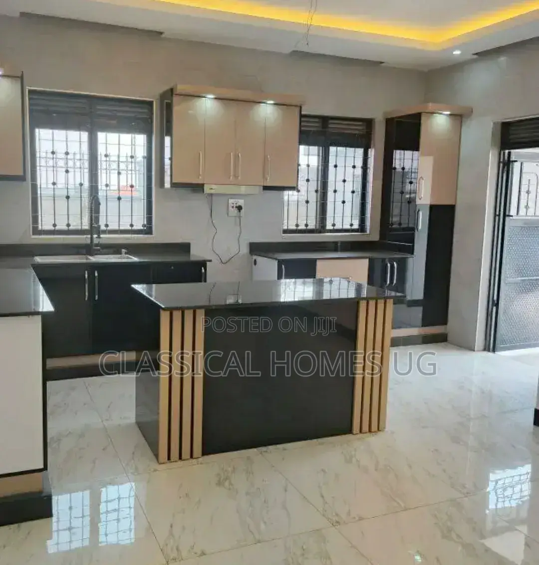 5bdrm Duplex in Kigo Road, Central Division for rent