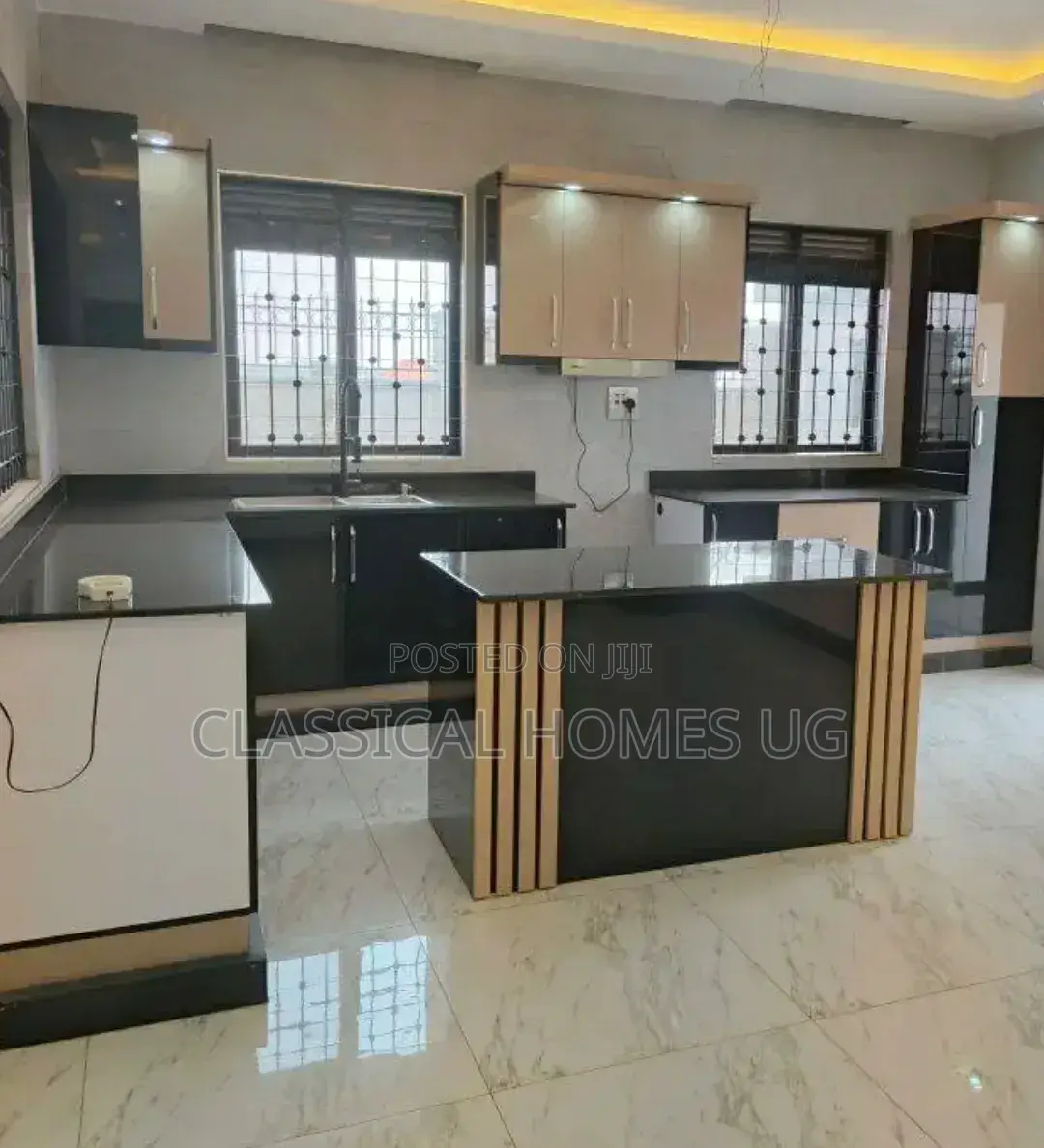 5bdrm Duplex in Kigo Road, Central Division for rent
