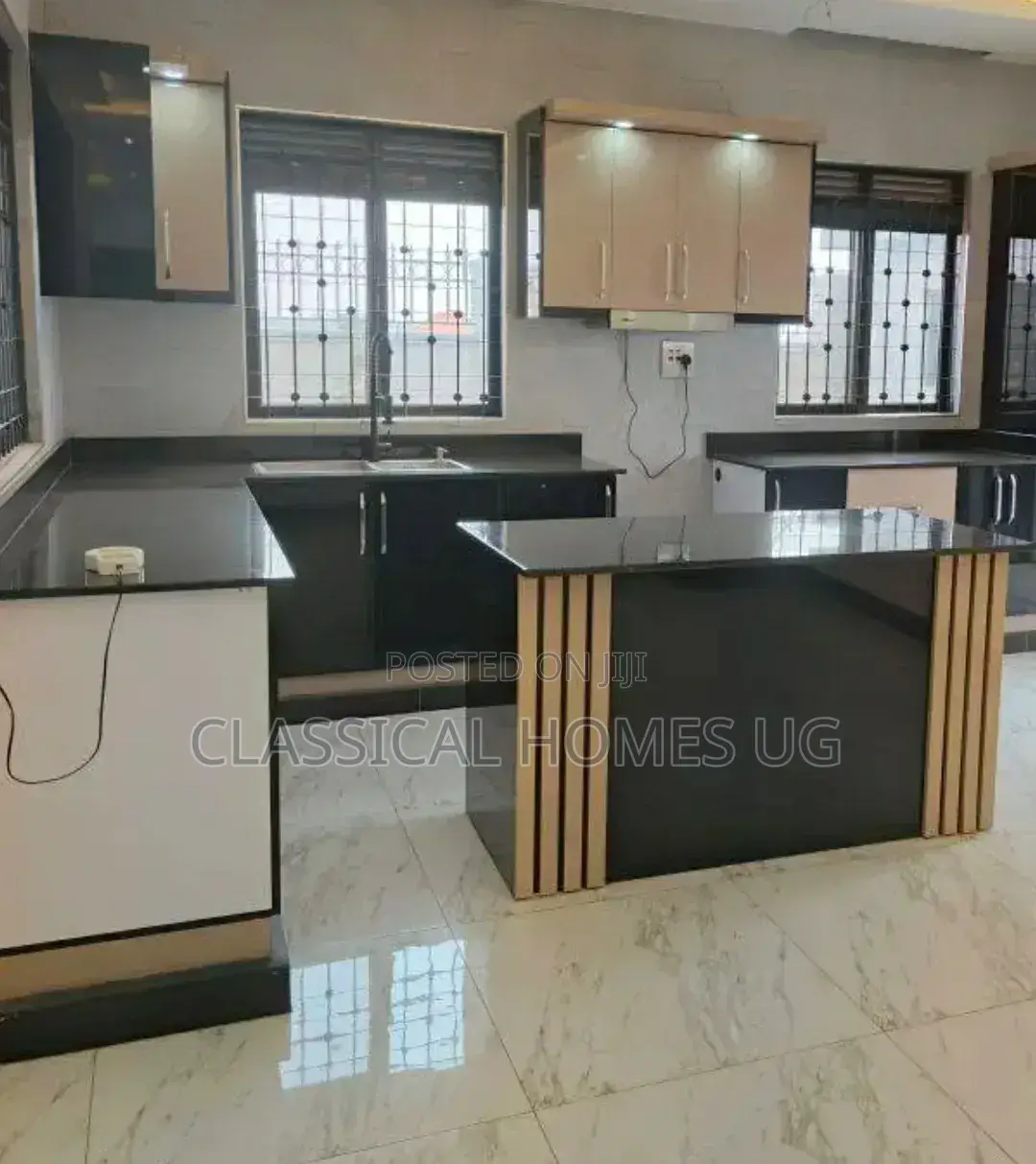 5bdrm Duplex in Kigo Road, Central Division for rent