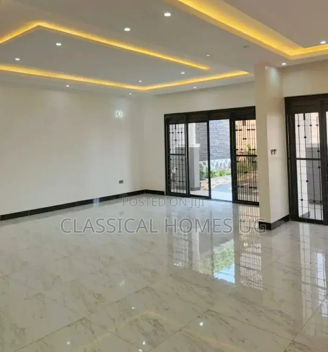 5bdrm Duplex in Kigo Road, Central Division for rent