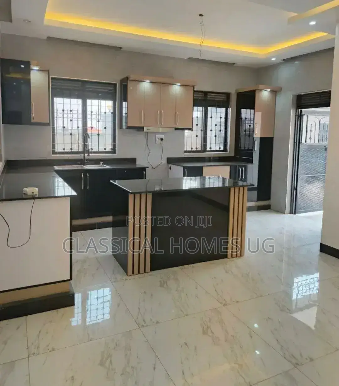 5bdrm Duplex in Kigo Road, Central Division for rent