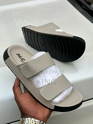 Classic Sandal Look Men's Sandals