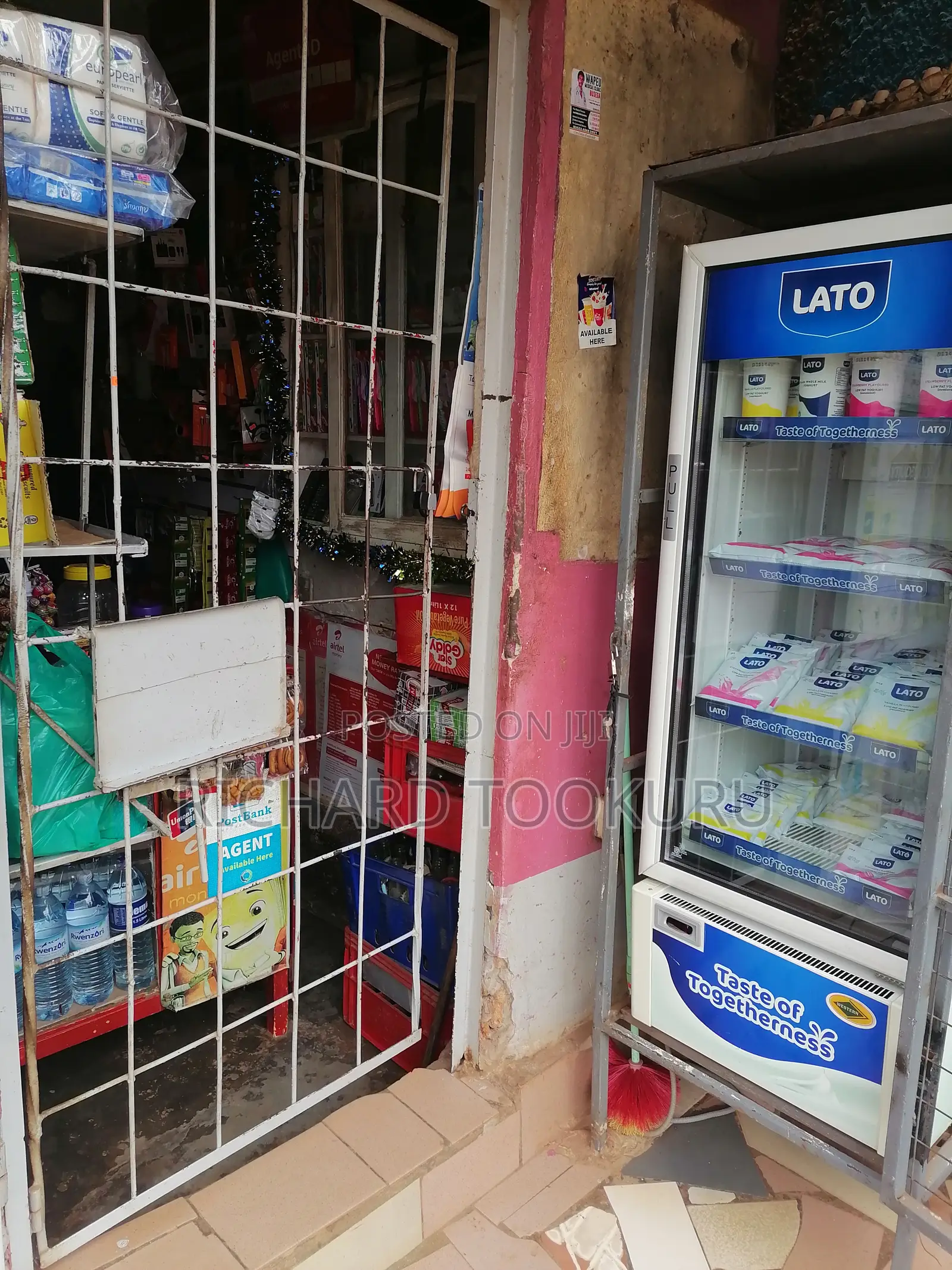A Shop That Has Many Property