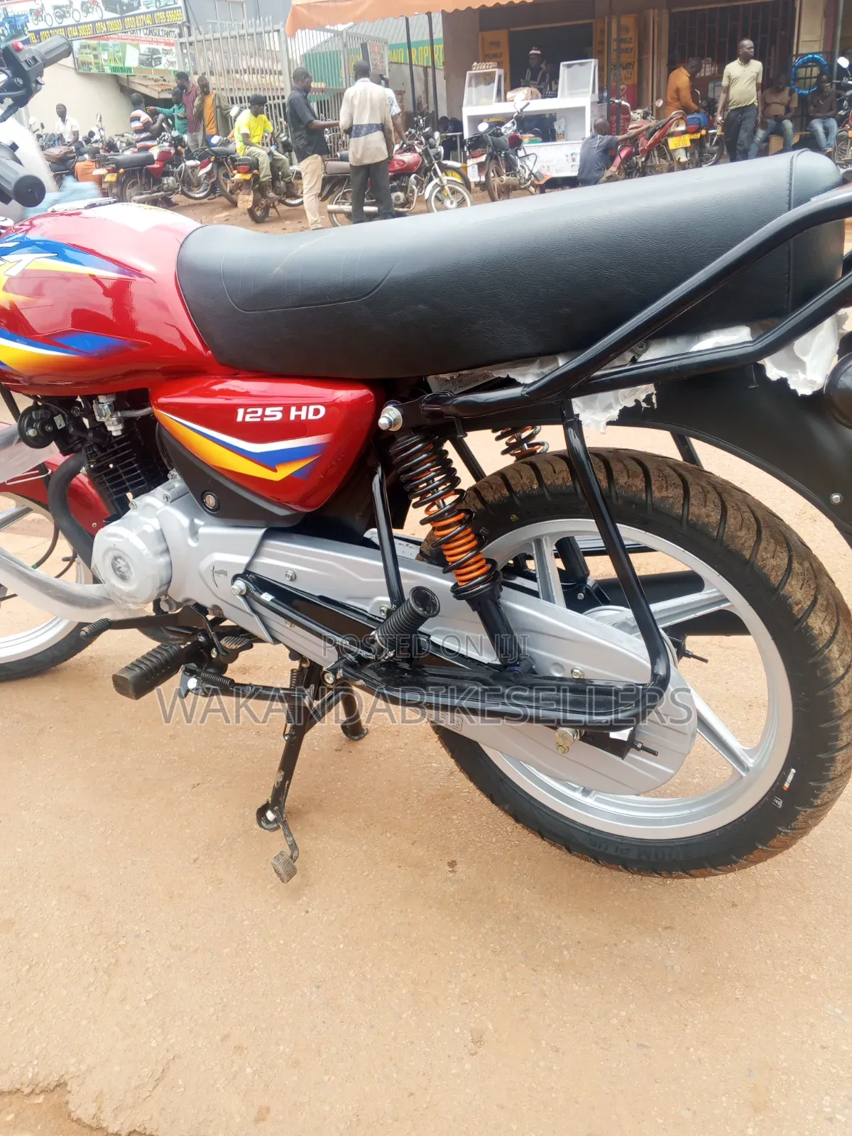 New Bajaj Boxer 125 2025 Red