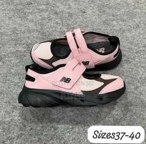 New Balance Breeze Popular Mary Jane-Style Sneaker Pink Black