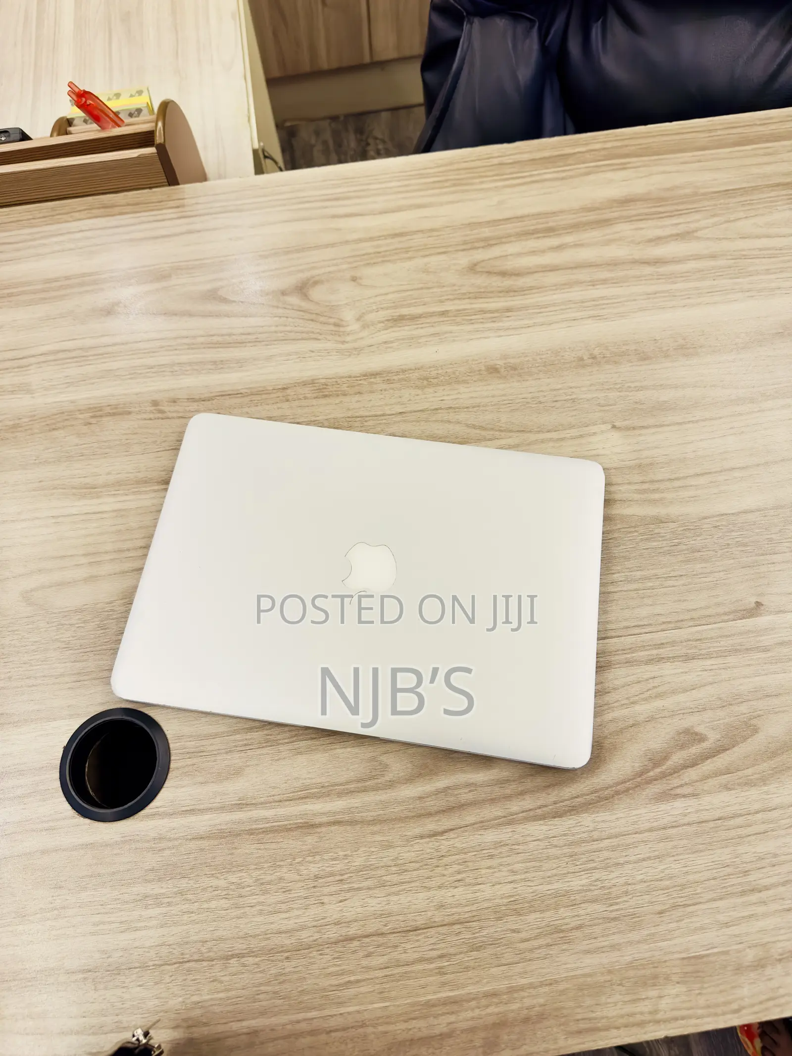 New Laptop Apple MacBook Pro 2015 8GB Intel Core i7 SSD 256GB