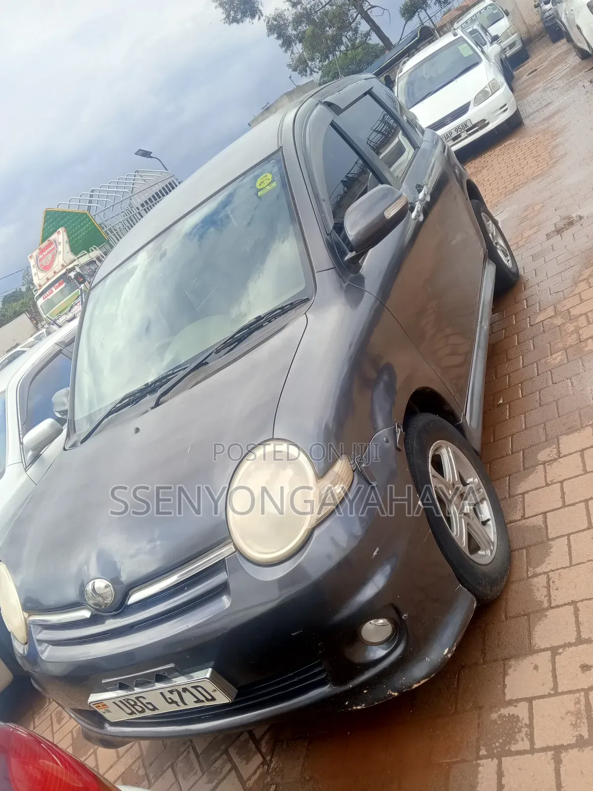 Toyota Sienta 2008 Gray