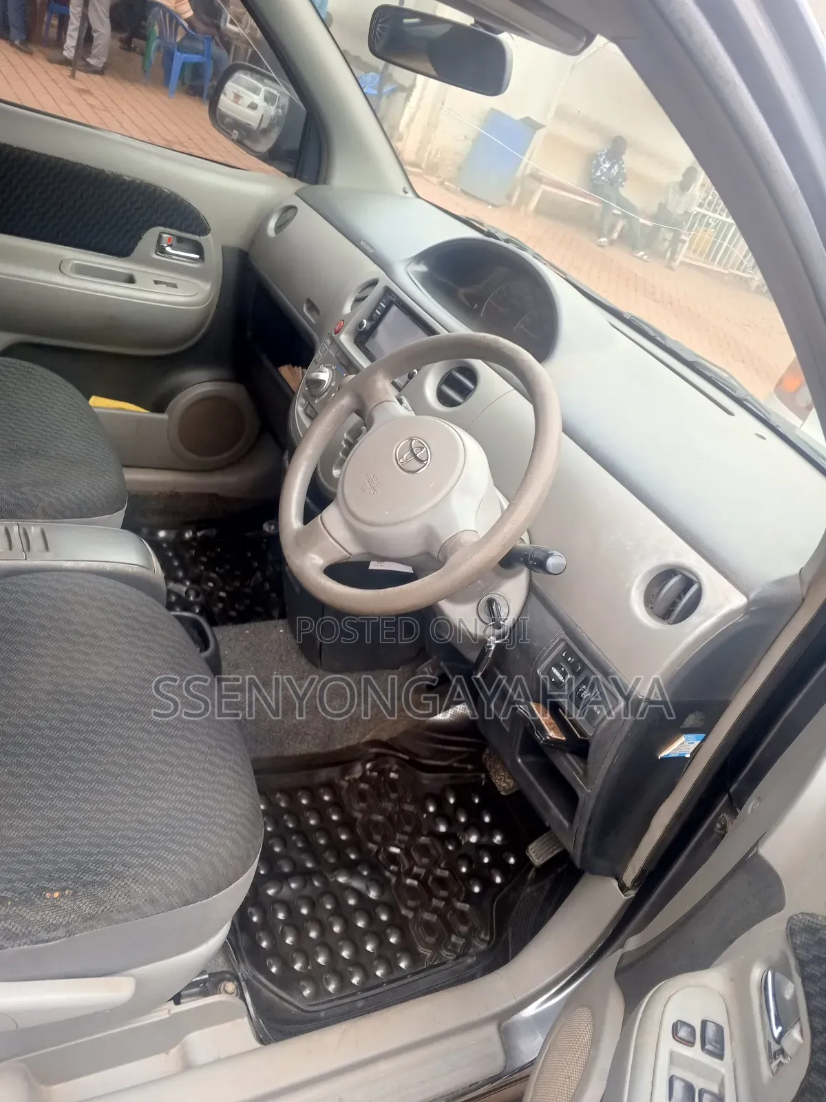 Toyota Sienta 2008 Gray