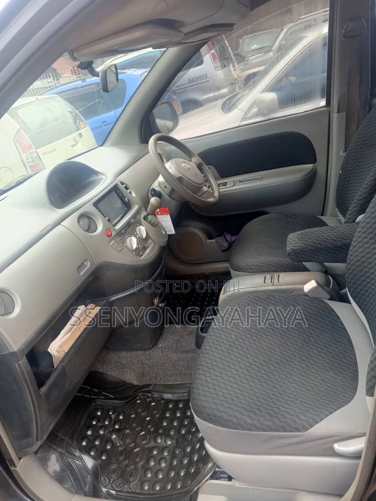 Toyota Sienta 2008 Gray