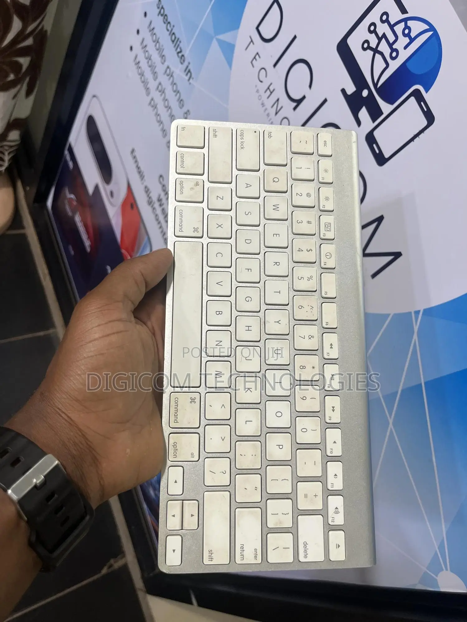 Apple Magic Keyboard 1